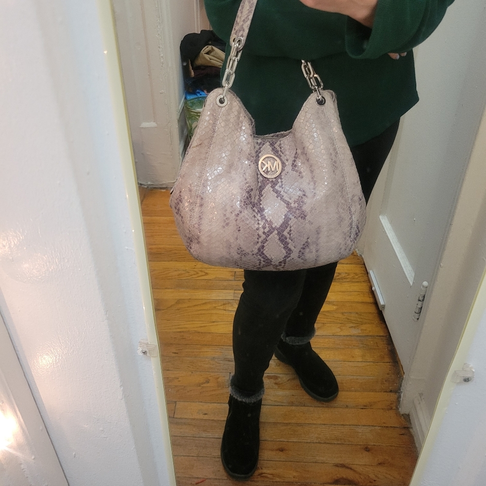 Michael Kors Lillie Large Snakeskin Slouchy Hobo Bag Like New Everyday Luxury - Picture 10 of 11